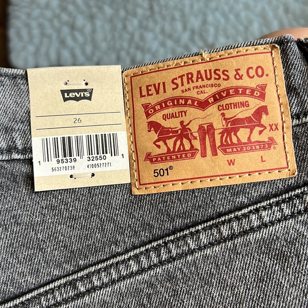 NWT Levi’s 501 Washed Black/Gray Denim Shorts - Picture 4 of 5
